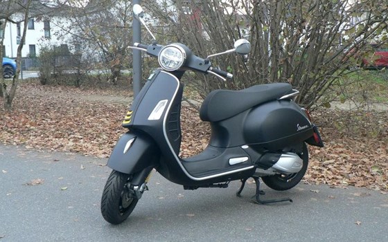 Gebrauchtmotorrad Vespa GTS 300 hpe Super Tech - Bild 1