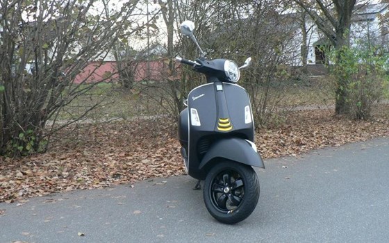 Gebrauchtmotorrad Vespa GTS 300 hpe Super Tech - Bild 2