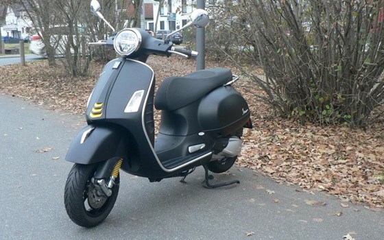 Gebrauchtmotorrad Vespa GTS 300 hpe Super Tech - Bild 4
