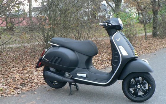 Gebrauchtmotorrad Vespa GTS 300 hpe Super Tech - Bild 5