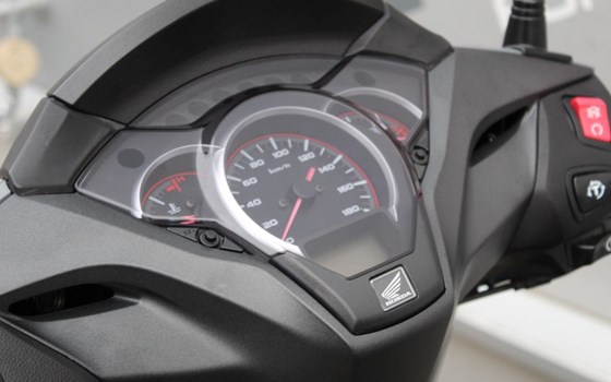 Gebrauchtmotorrad Honda SH300i - Bild 11