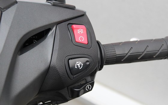 Gebrauchtmotorrad Honda SH300i - Bild 13