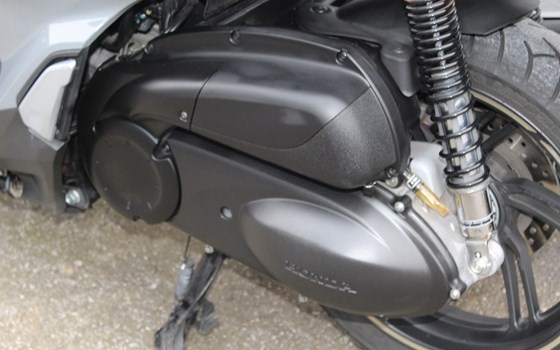 Gebrauchtmotorrad Honda SH300i - Bild 15