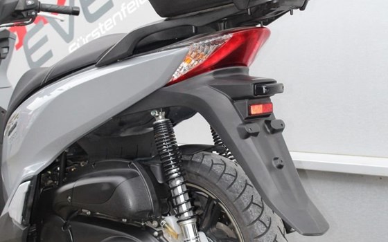 Gebrauchtmotorrad Honda SH300i - Bild 17