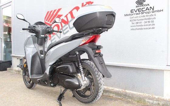 Gebrauchtmotorrad Honda SH300i - Bild 2