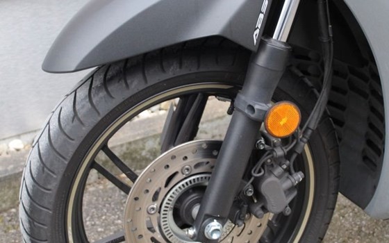 Gebrauchtmotorrad Honda SH300i - Bild 5