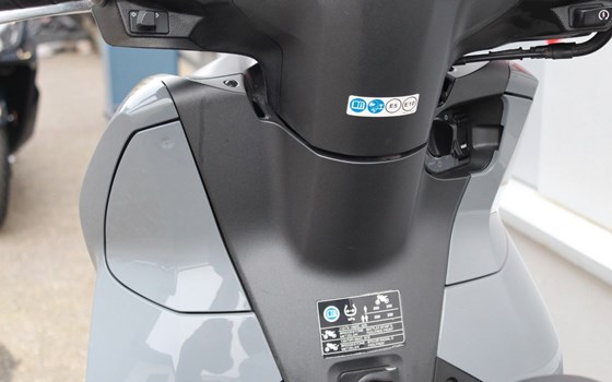 Gebrauchtmotorrad Honda SH300i - Bild 9