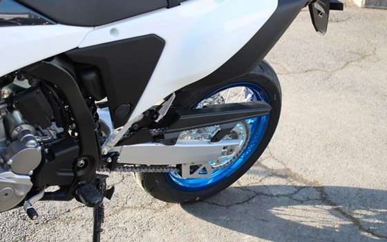 Neufahrzeug Suzuki DR-Z4SM - Bild 12