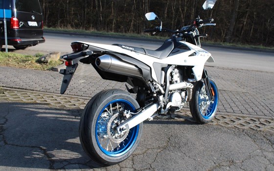 Neufahrzeug Suzuki DR-Z4SM - Bild 4