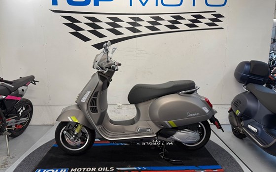 Gebrauchtmotorrad Vespa GTS 300 Super Tech - Bild 3