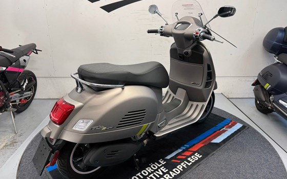 Gebrauchtmotorrad Vespa GTS 300 Super Tech - Bild 5