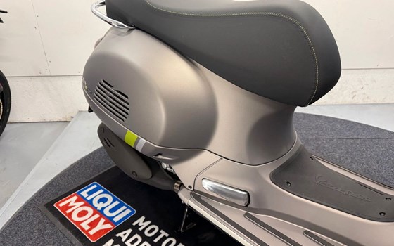 Gebrauchtmotorrad Vespa GTS 300 Super Tech - Bild 8