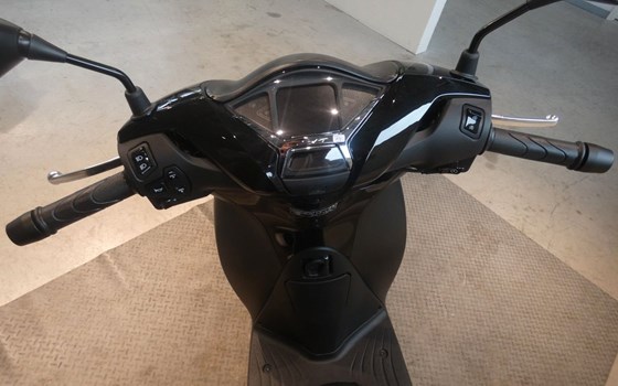 Gebrauchtmotorrad Honda SH125i - Bild 7