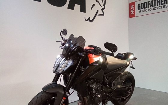 Gebrauchtmotorrad KTM 890 Duke - Bild 3