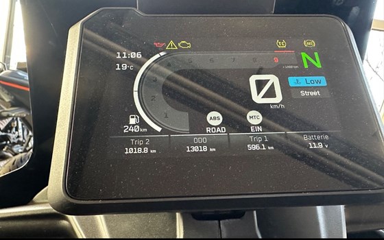 Gebrauchtmotorrad KTM 890 SMT - Bild 7