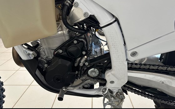 Gebrauchtmotorrad Husqvarna FE 350 Heritage - Bild 4