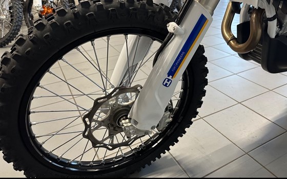 Gebrauchtmotorrad Husqvarna FE 350 Heritage - Bild 8