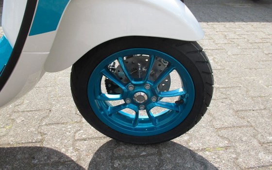 Neufahrzeug Vespa Primavera 125 - Bild 13