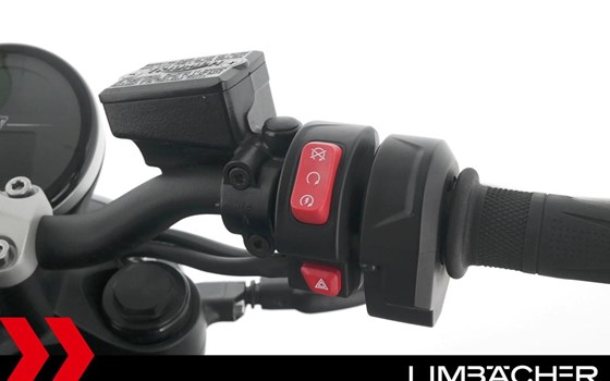 Gebrauchtmotorrad Triumph Trident 660 - Bild 21