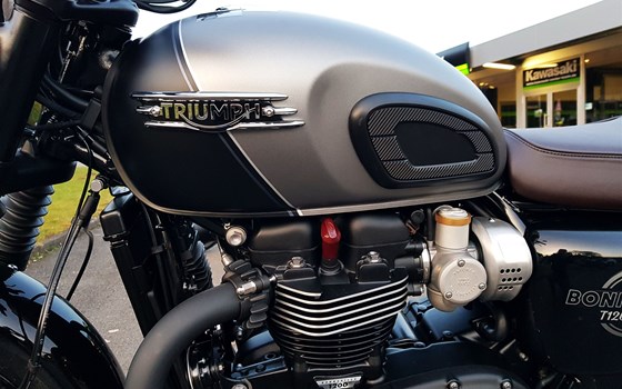 Neufahrzeug Triumph Bonneville T120 Black - Bild 5
