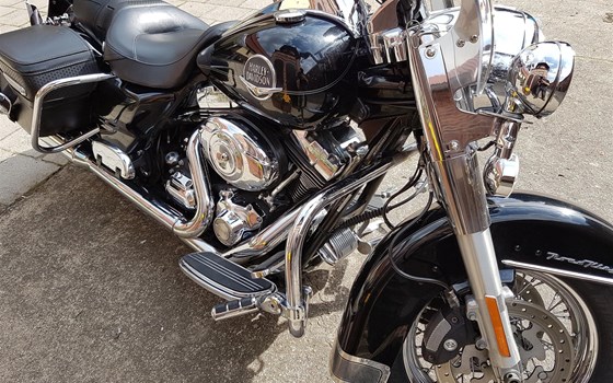 Gebrauchtmotorrad Harley-Davidson Road King Classic FLHRC - Bild 1