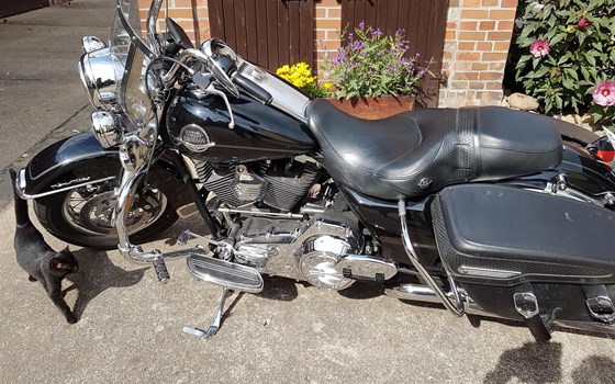 Gebrauchtmotorrad Harley-Davidson Road King Classic FLHRC - Bild 3