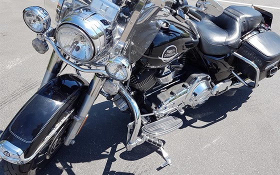 Gebrauchtmotorrad Harley-Davidson Road King Classic FLHRC - Bild 4