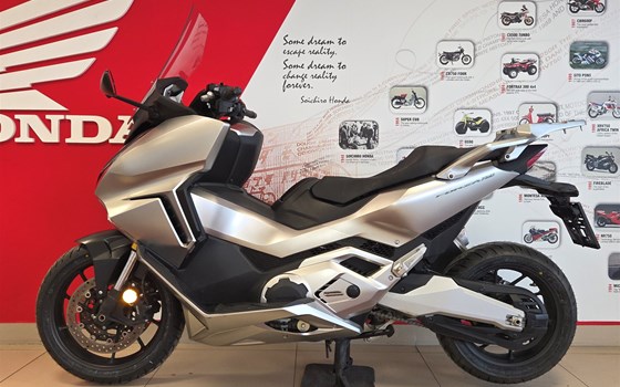 Gebrauchtmotorrad Honda Forza 750 - Bild 5