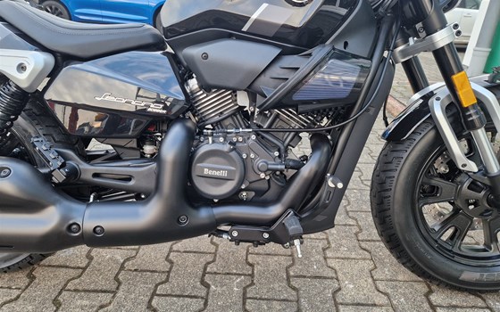 Neufahrzeug Benelli Leoncino Bobber 400 - Bild 6