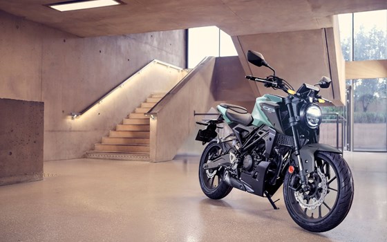 Gebrauchtmotorrad Honda CB125R - Bild 3