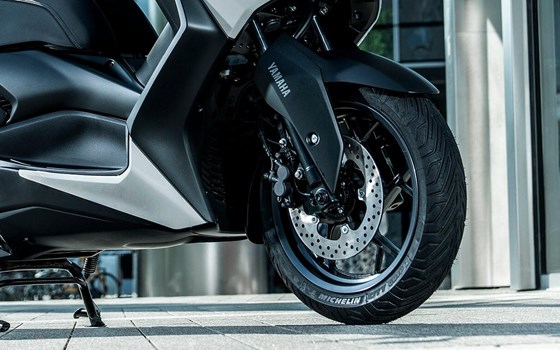 Neufahrzeug Yamaha XMAX 300 Tech MAX - Bild 16
