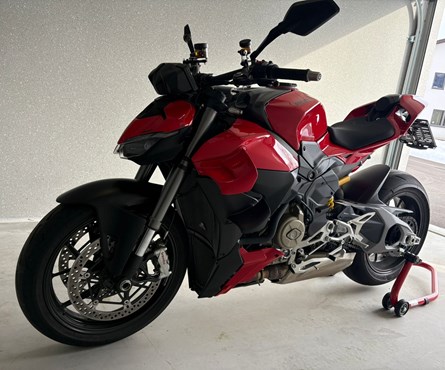 Gebrauchtmotorrad Ducati Streetfighter V4