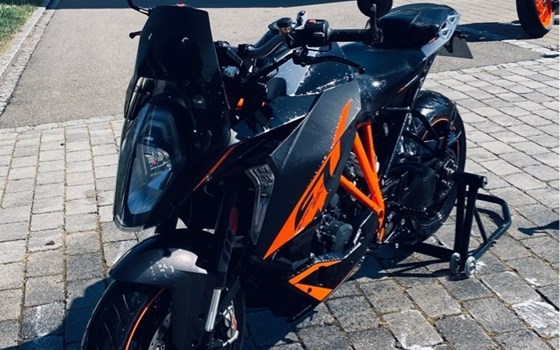 Gebrauchtmotorrad KTM 1290 Super Duke GT - Bild 3