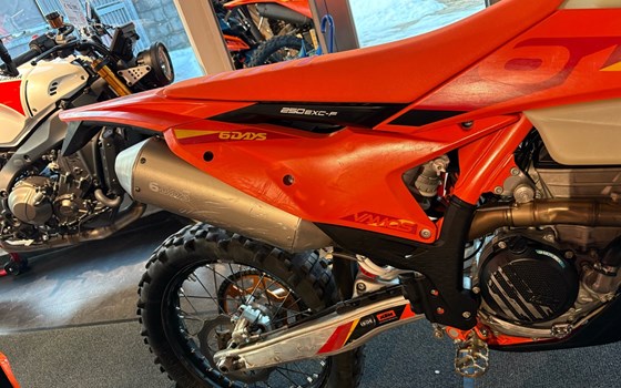 Gebrauchtmotorrad KTM 250 EXC-F SIX DAYS - Bild 4