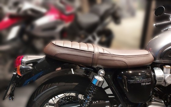 Gebrauchtmotorrad Triumph Bonneville T120 Black - Bild 11