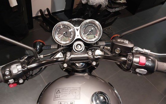 Gebrauchtmotorrad Triumph Bonneville T120 Black - Bild 12