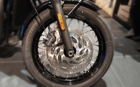 Gebrauchtmotorrad Triumph Bonneville T120 Black - Bild 9