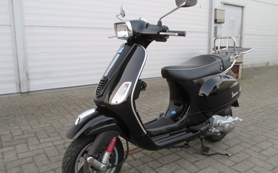 Gebrauchtmotorrad Vespa LX 125 S - Bild 2
