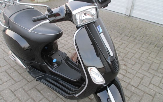 Gebrauchtmotorrad Vespa LX 125 S - Bild 4