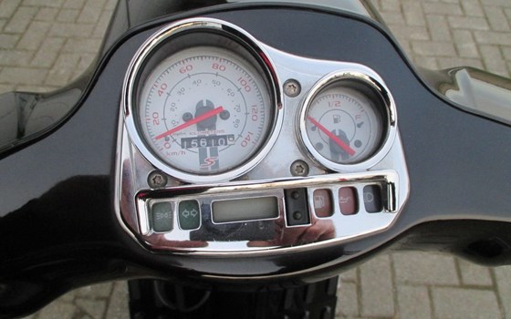 Gebrauchtmotorrad Vespa LX 125 S - Bild 5