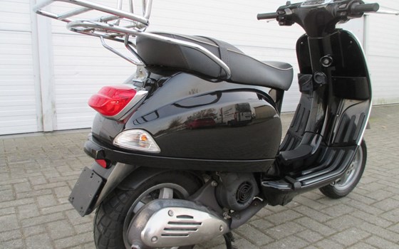 Gebrauchtmotorrad Vespa LX 125 S - Bild 8