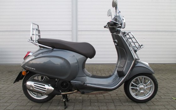 Gebrauchtmotorrad Vespa Primavera 125 Touring - Bild 1