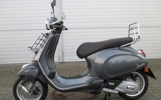 Gebrauchtmotorrad Vespa Primavera 125 Touring - Bild 11