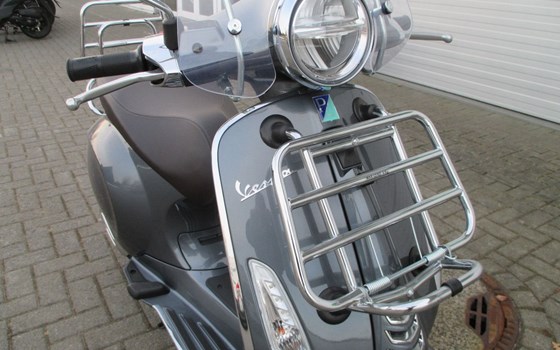 Gebrauchtmotorrad Vespa Primavera 125 Touring - Bild 3
