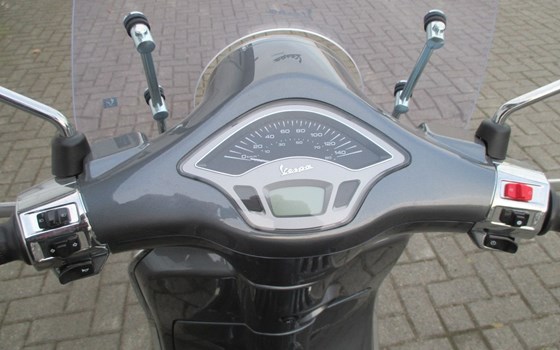 Gebrauchtmotorrad Vespa Primavera 125 Touring - Bild 6