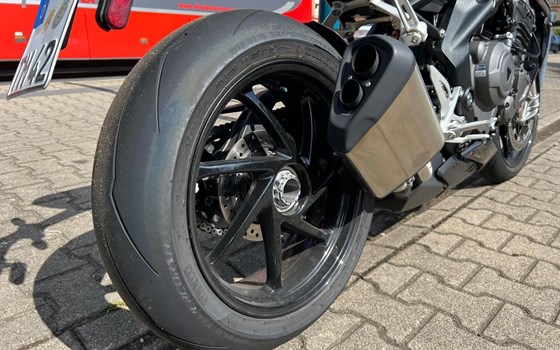 Gebrauchtmotorrad Triumph Speed Triple 1200 RS - Bild 8
