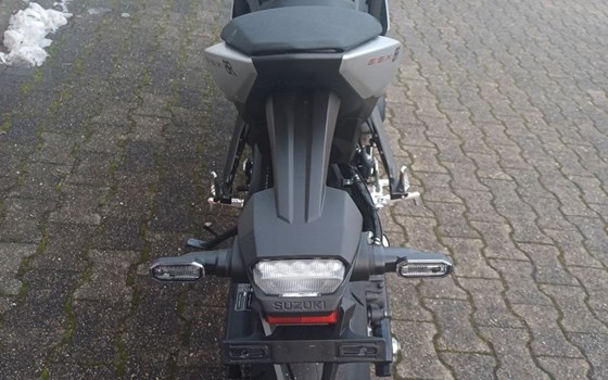Gebrauchtmotorrad Suzuki GSX-8R - Bild 4
