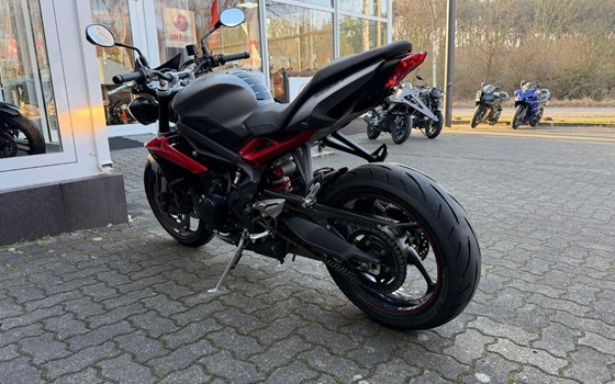 Gebrauchtmotorrad Triumph Street Triple 675 R - Bild 5