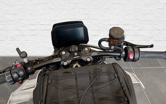 Gebrauchtmotorrad BMW M 1000 R - Bild 5