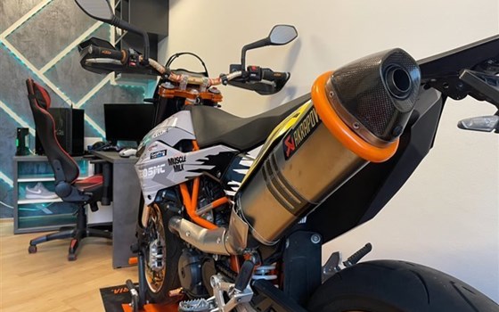 Gebrauchtmotorrad KTM 690 Supermoto - Bild 3